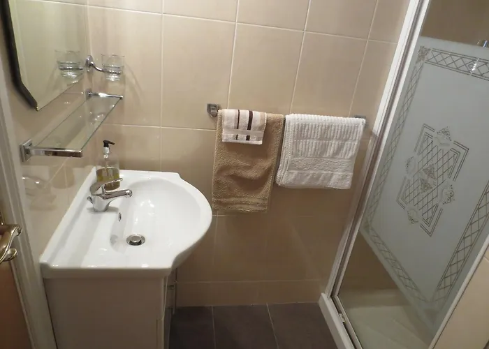 فندق مبيت وإفطار The Stone House